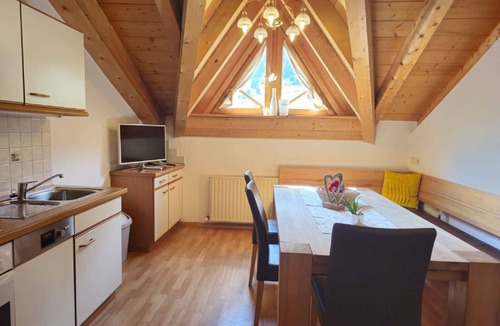 Ischgl Apartment | Lovely apartment for 4 guests with WIFI, TV and balcony