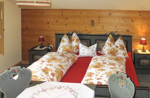 Ried im Zillertal Apartment | Lovely apartment for 6 people with WIFI, TV, balcony and parking