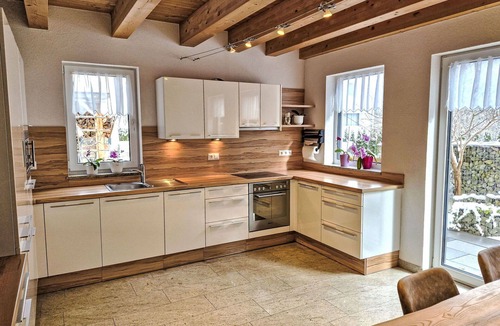 Pfunds Apartment | Lovely apartment for 8 guests with WIFI, TV, terrace and pets allowed