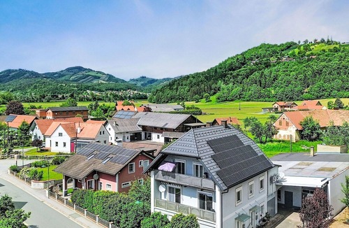 Großklein Apartment | Lovely apartment for 8 people with WIFI, A/C, TV and pets allowed