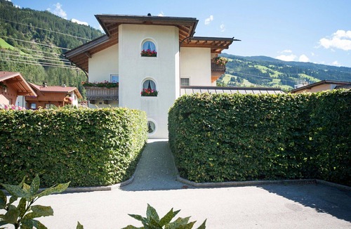Distelberg Apartment | Lovely apartment for 8 people with WIFI, TV and balcony