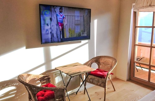 Distelberg Apartment | Lovely apartment for 2 guests with WIFI, TV, balcony and pets allowed