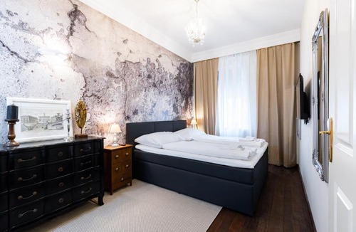 Funfhaus Apartment | Luxury 2 bedroom apartment with king-size beds