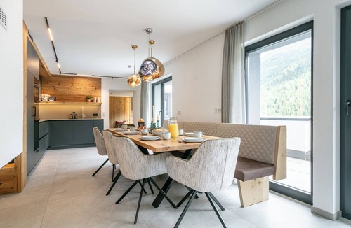 Pettneu am Arlberg Apartment | Luxury holiday home near Sankt Anton