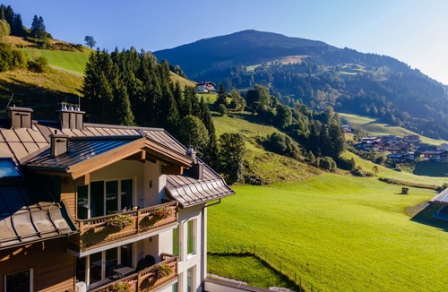 Viehhofen Apartment | Luxury penthouse with 2 balconies