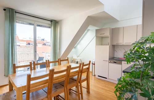 Favoriten Apartment | Luxury Penthouse with Rooftop Terrace