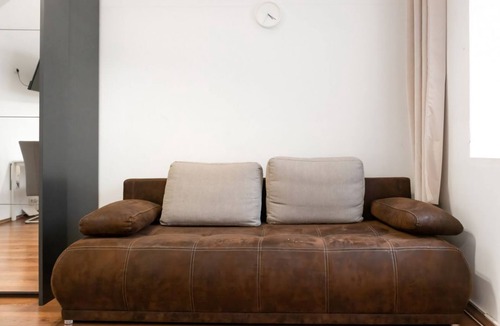 Landstrasse Apartment | Modern 1BR Apart-perfect for Longstays