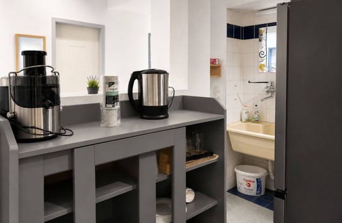 Hundsturm Apartment | Modern Hotel Room Near Rennweg & City Attractions
