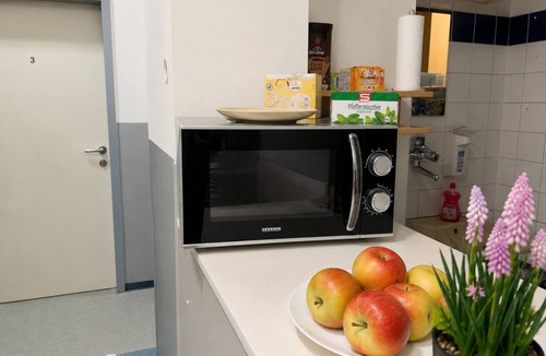 Hundsturm Apartment | Modern Hotel Room Near Rennweg & City Attractions