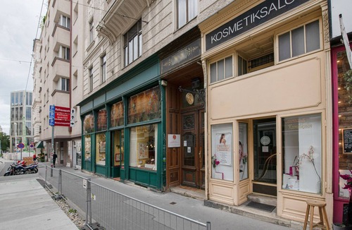Josefstadt Apartment | Modern Josefstadt 2BR w/Elevator, near Volksgarten + U2, by Blueground