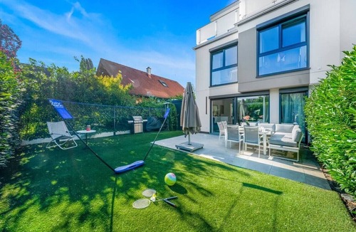 Kaisermuhlen House | Modern Luxury Villa, 5 Bedrooms, Alte Donau