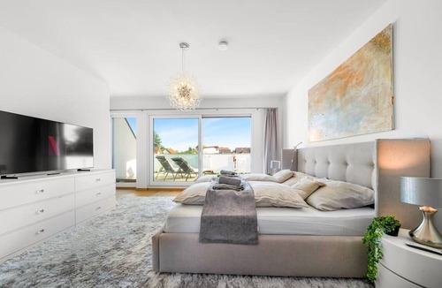 Kaisermuhlen House | Modern Luxury Villa, 5 Bedrooms, Alte Donau