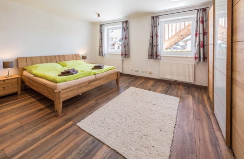 Konigsleiten Ski Chalet | Modern vacation apartment "Chalet Hirsch for 6 persons" in the skiing area