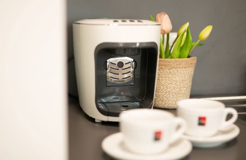 Kaisermuhlen Apartment | Moderne Wohnung in Kaisermühlen mit Garten und Panoramablick by Interhome