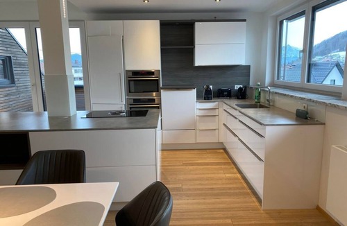 Pinsdorf Apartment | Moser Vacation Rental - Apartment, separate toilet and bathroom/shower