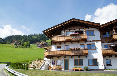 Fuegenberg Apartment | Mountain chalet Zillertal, near Spieljochbahn, cozy and familiar and quiet