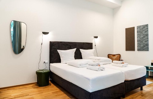 Bregenz Apartment | Neu Villa Schwerzenbach "Die Aurelia" - das goldene Erwachen