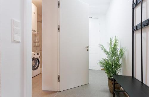 Rudolfsheim-Funfhaus Apartment | New City Studio near Schönbrunn Palace & Metro U3