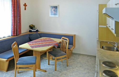 See Apartment | Nice apartment for 13 people with WIFI, TV and balcony