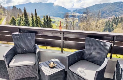 Sankt Urban Apartment | Nice apartment for 2 people with pool, WIFI, TV and balcony
