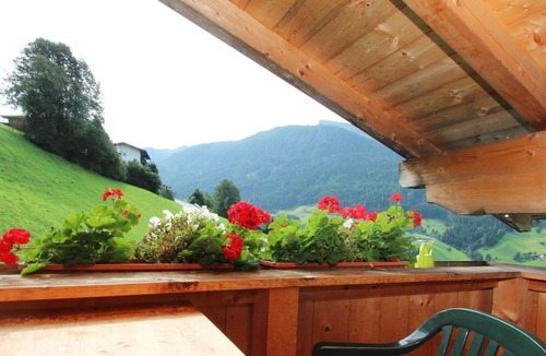 Gerlosbergeben Apartment | Nice apartment for 5 people with WIFI, TV, balcony, panoramic view and parking