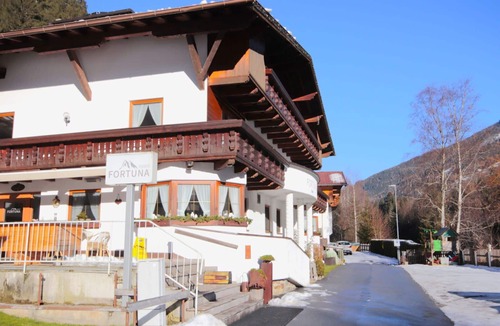 Kappl Apartment | Nice apartment for 6 guests with WIFI, TV, terrace and pets allowed