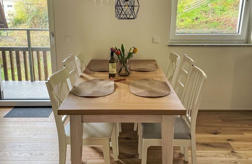 Sattendorf Apartment | Nice apartment for 5 people with WIFI, TV and balcony
