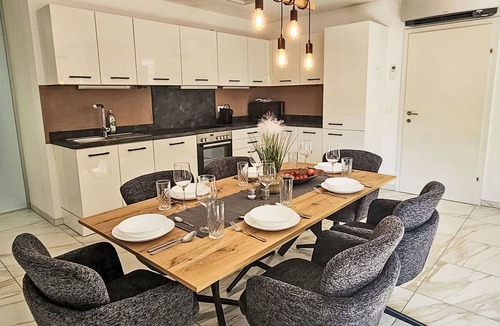 Graz-Straßgang Apartment | Nice apartment for 6 people with A/C, hot tub, WIFI, TV, terrace and pets allowed