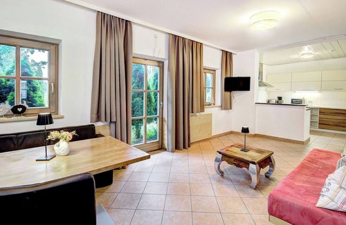 Kaprun Villa | Nice apartment in villa for 4 guests with TV, terrace and pets allowed