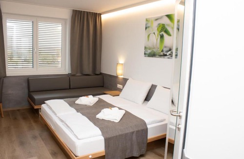 Kalsdorf bei Graz Hotel | OEKOTEL Graz Airport