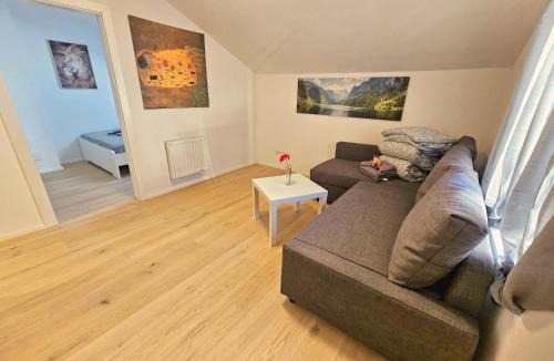 Hall In Tirol Apartment | Old Town Modern Charm Apartment