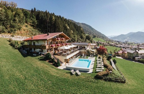Sankt Veit im Pongau Apartment | Panoramic garden double room, shower or bath, WC - Empl, country and apartment house