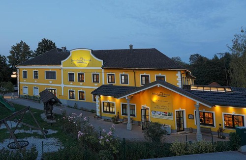Neuhofen an der Ybbs House | Perbersdorfer Heuriger