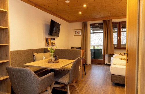 Muehlbach Am Hochkoenig Apartment | Piano Suite #1, cozy apartment, mountain view, balcony, parking,