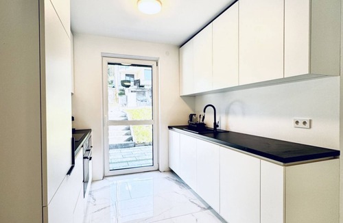 Breitenfurth bei Wien Apartment | Quiet Luxury 5BR & 1LR Villa w/Garden & Terrace