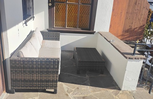 Reutte Apartment | Quiet vacation apartment with terrace and garden - wellness use included.