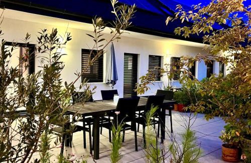 Retz Villa | Retz Garden Loft