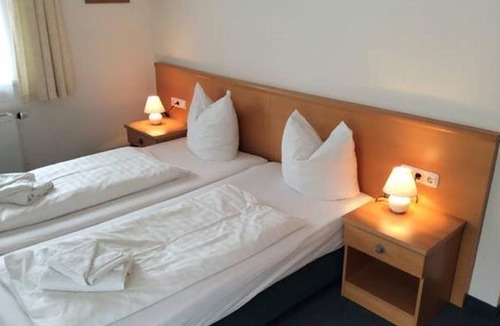 Sankt Anton am Arlberg Cottage | Room 104 - Pension Helvetia