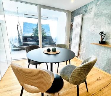Stiegl Apartment | See-Apartment AURA am Fuße der Gerlitzen Alpe und Ufer des Ossiacher Sees - mit privatem Seezugang & Hallenbad
