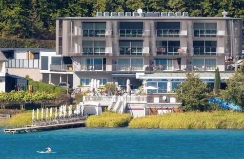 Klopein Apartment | Seewirt Apartments: 2-Bedroom Apartment with Shower