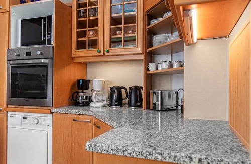 Grinzing Villa | Shared Villa-Room in Vienna for 1