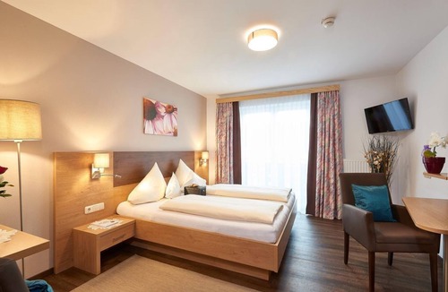 Rauris Bed & Breakfast | Short stay in double room Sonne - Frühstückshotel Birkenhof