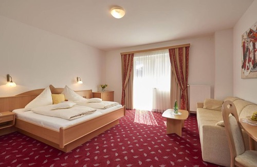 Rauris Bed & Breakfast | Short stay in the double room flower - breakfast hotel Birkenhof