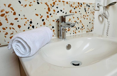 Schattwald Bed & Breakfast | Single room - Gästehaus Holl - Summer mountain lifts included