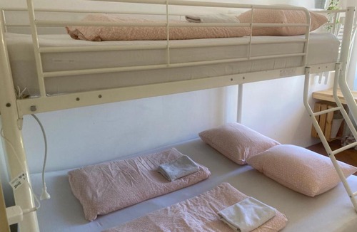 City Centre Salzburg Hostel | SISHAUS - Private Room Rental