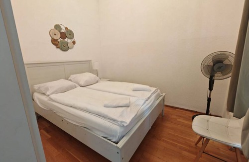Landstrasse Apartment | Smart 2BR Apt. Perfect for Longstays near Rennweg