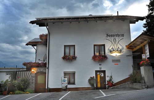 Thaur Apartment | Sonnenheim Guesthouse - Double Room with Shower and Toilet 2