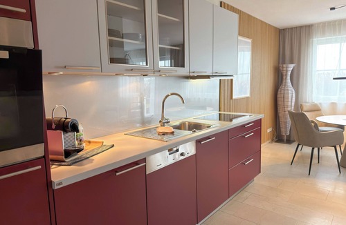 Seekirchen am Wallersee Apartment | SONNTAGSKIND near Salzburg – stylish apartment with a terrace and private garden