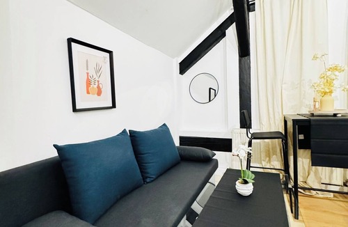 Liesing Apartment | Spacious 5BR Apartment Near Liesing