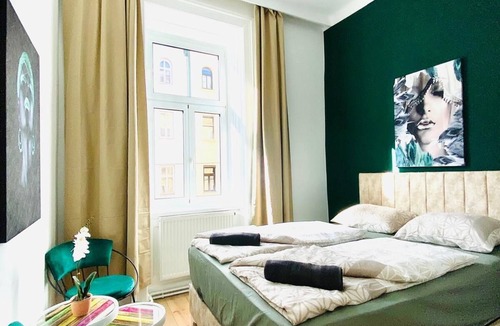 Matzleinsdorf Apartment | Spacious 8BR Apt with Terrace 16P